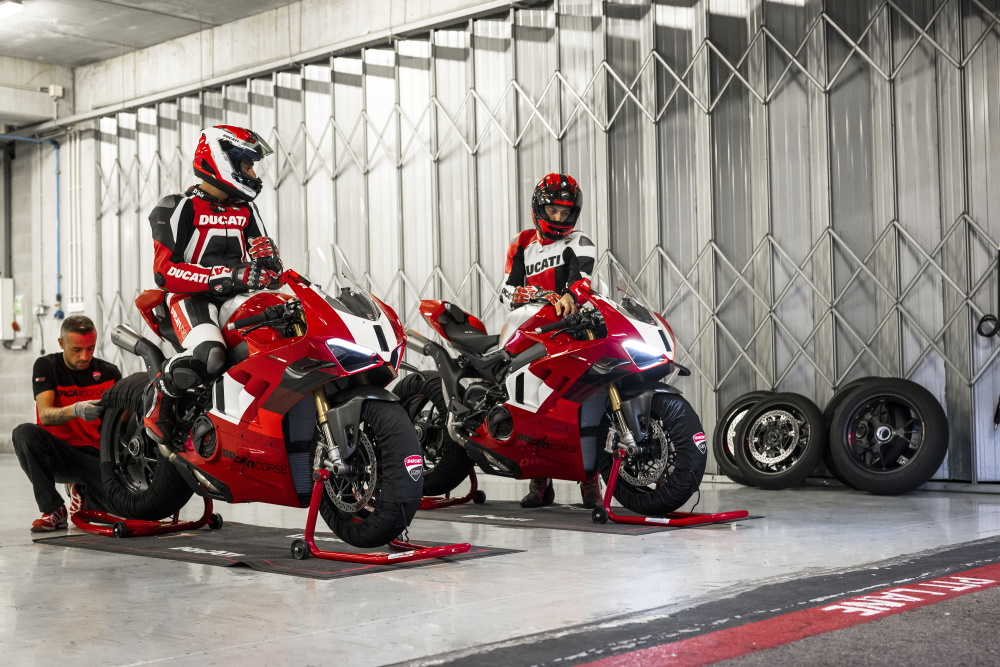 Panigale V4 R