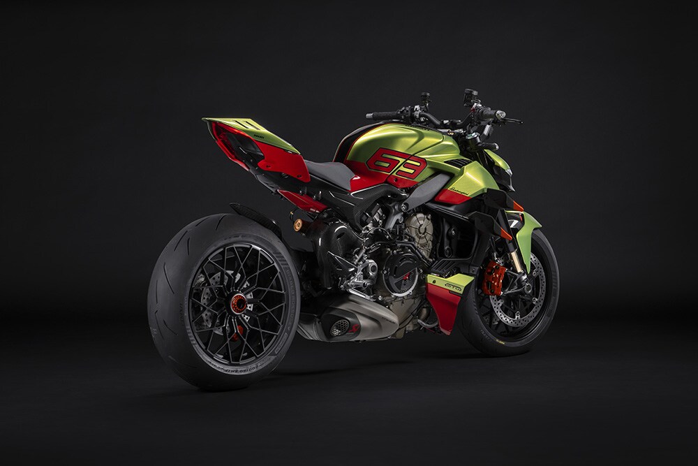 Ducati Streetfighter V4 Lamborghini Akrapovic silencers 